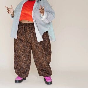 Nettle Studios BRAND NEW leopard barrel pants